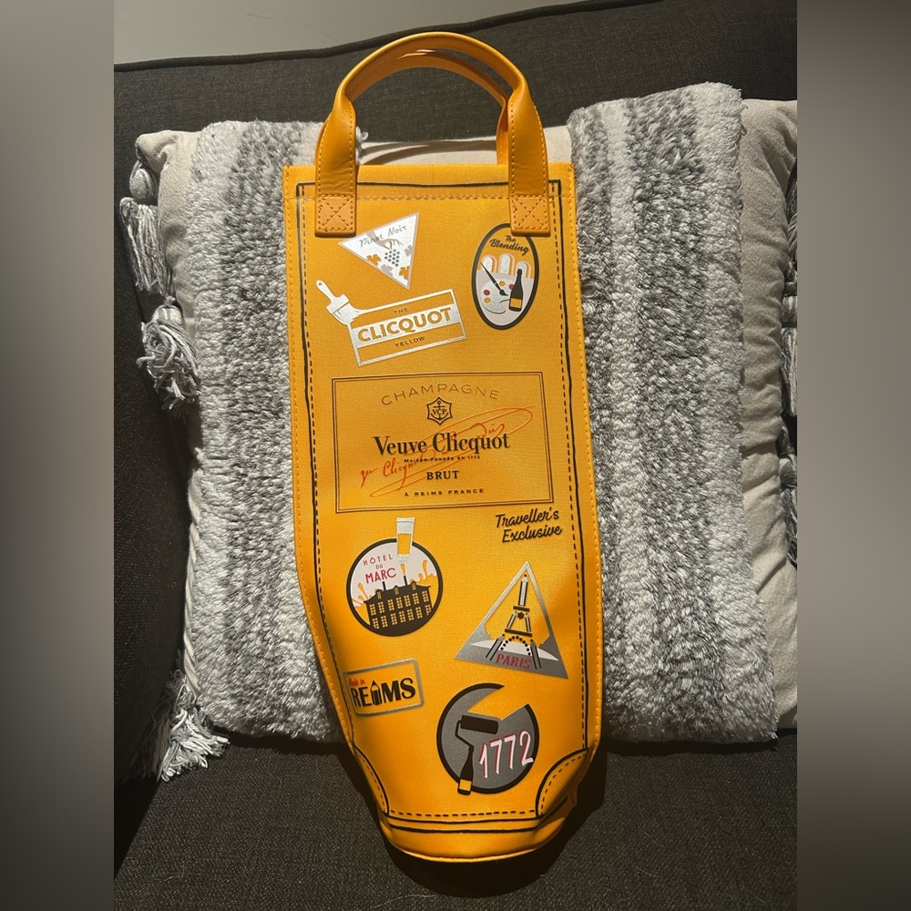VEUVE CLICQUOT Champagne Brut Traveller’s Exclusive Insulated Carrier Tote Bag
